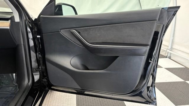 Used 2022 Tesla Model Y Performance AWD/4WD image 23