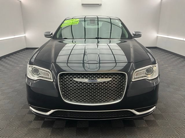 Used 2018 Chrysler 300 Touring w/ Chrome Appearance Package RWD image 2