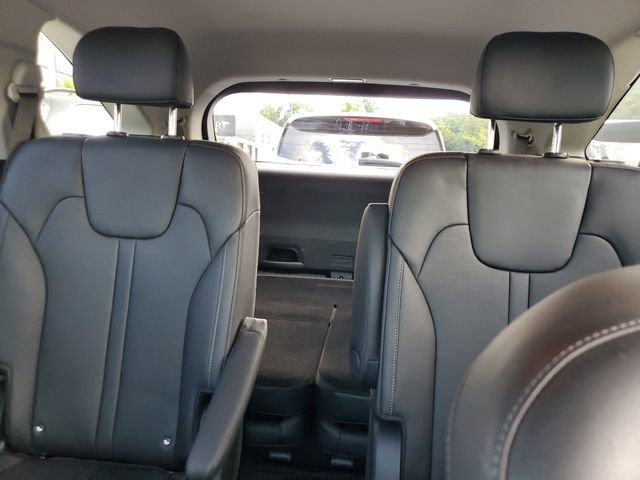 Used 2025 Kia Sorento EX AWD/4WD image 11
