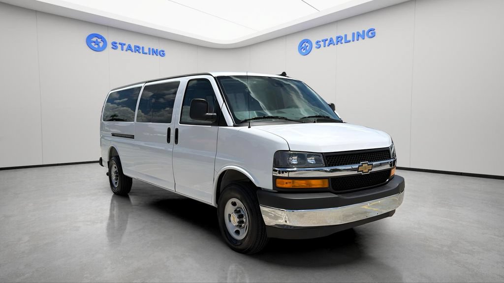 Certified 2025 Chevrolet Express 3500 LT w/ LT Preferred Equipment Group RWD image 13