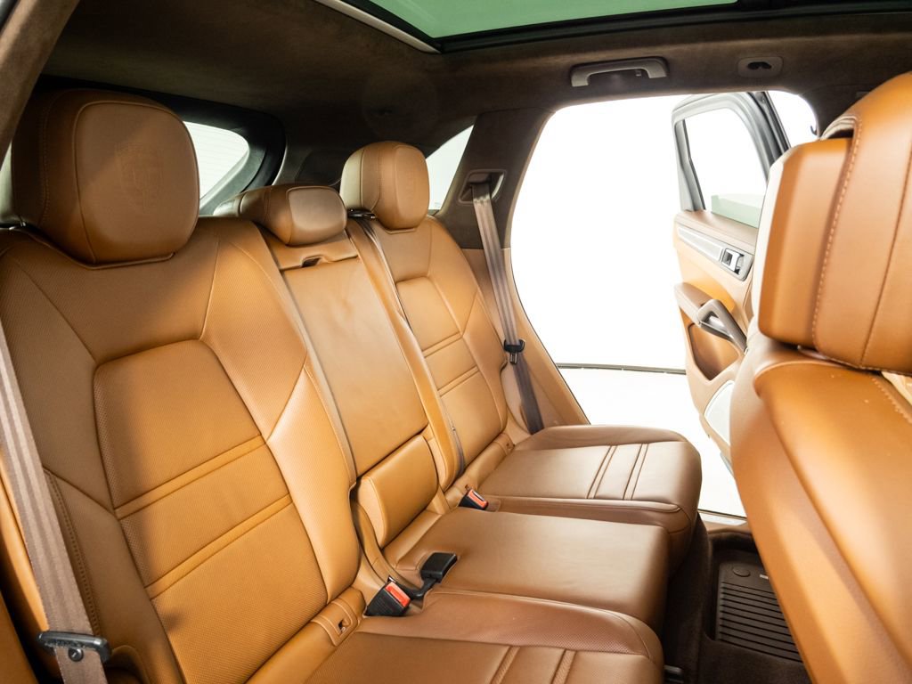 Certified 2023 Porsche Cayenne Turbo image 23