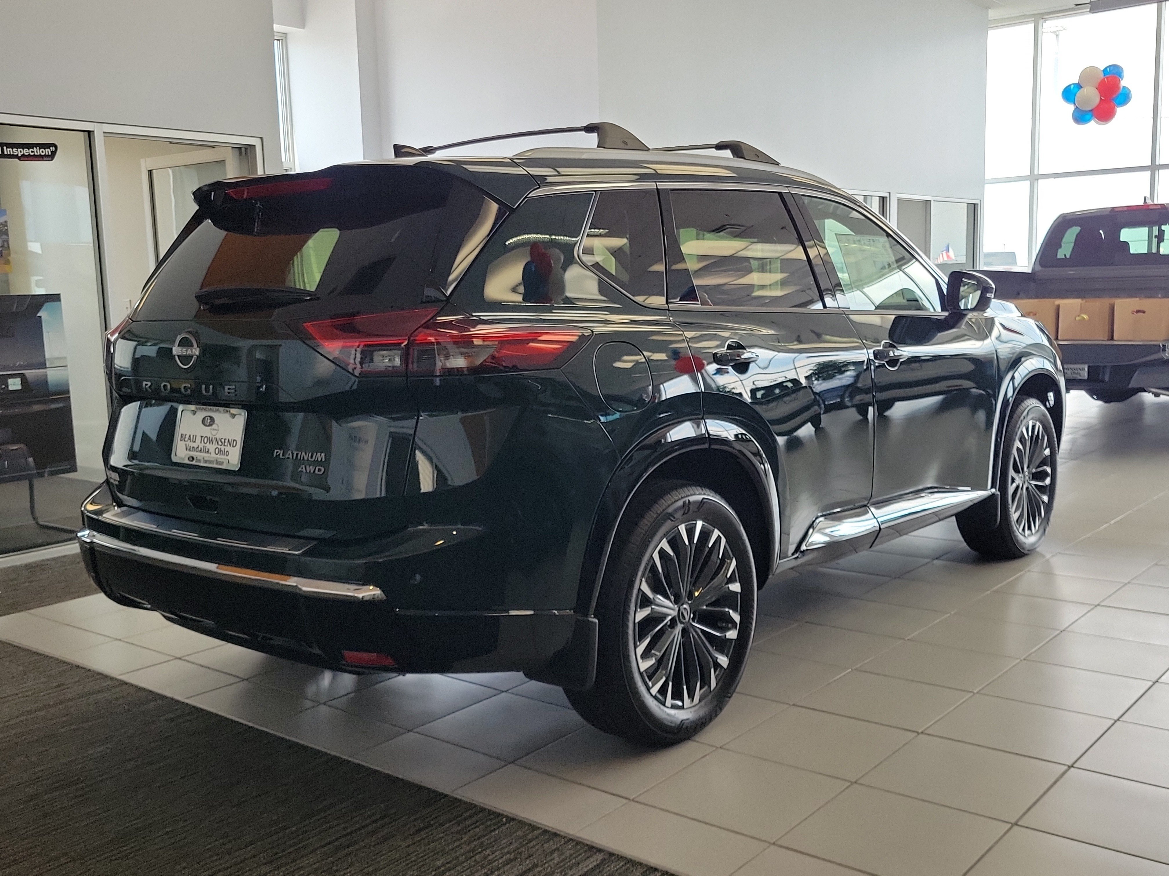 New 2026 Nissan Rogue Platinum w/ Platinum Premium Package AWD/4WD image 4