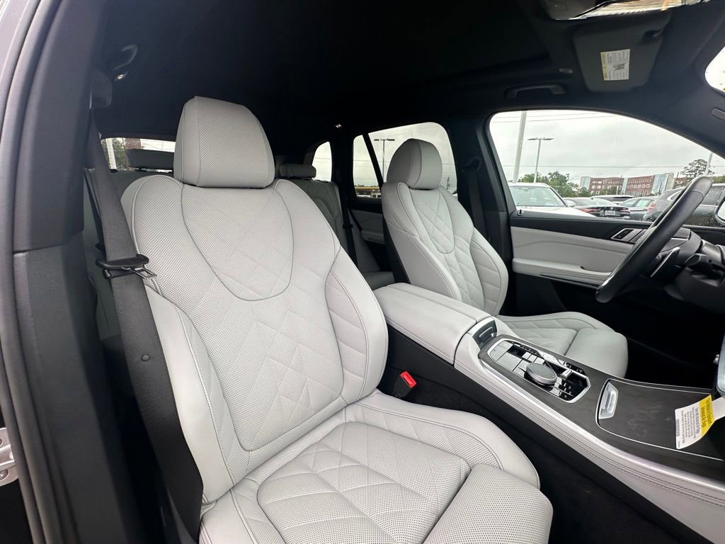 Certified 2026 BMW X5 sDrive40i w/ Parking Assistance Package RWD image 29