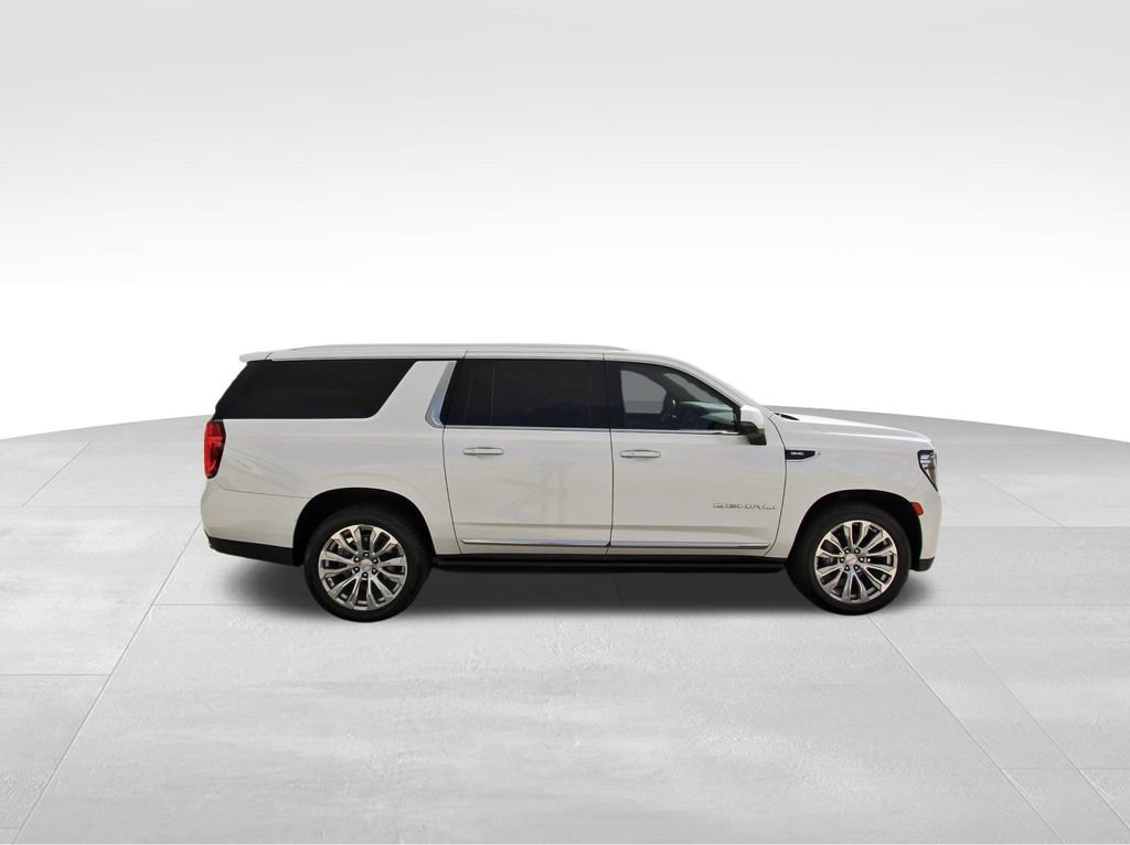 Used 2023 GMC Yukon XL Denali image 5