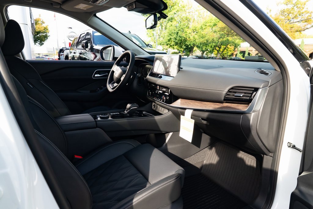 New 2026 Nissan Rogue Platinum image 27
