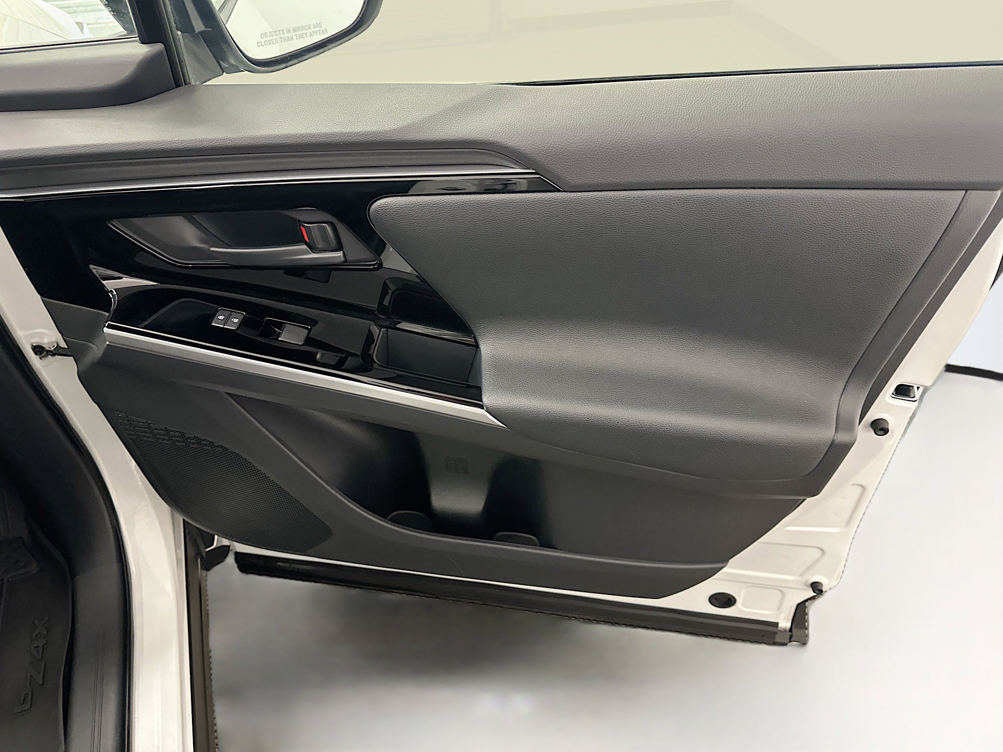 Used 2023 Toyota bZ4X XLE w/ Weather Package image 34