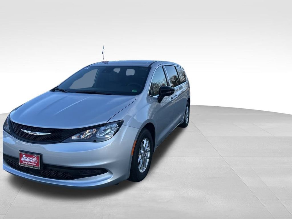 New 2026 Chrysler Voyager LX video 2