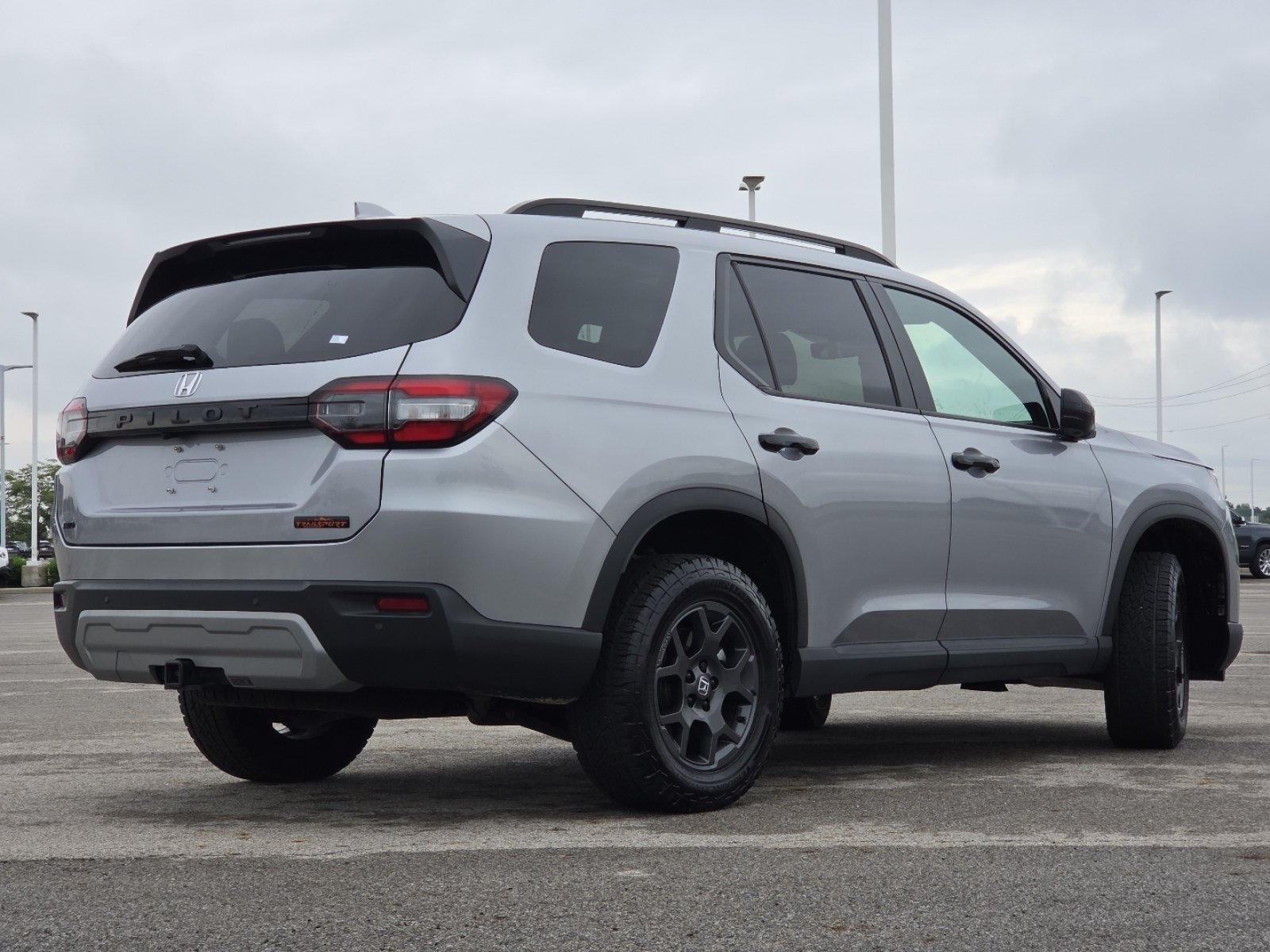 Used 2025 Honda Pilot TrailSport image 18