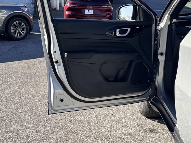 New 2026 Jeep Compass Limited image 10