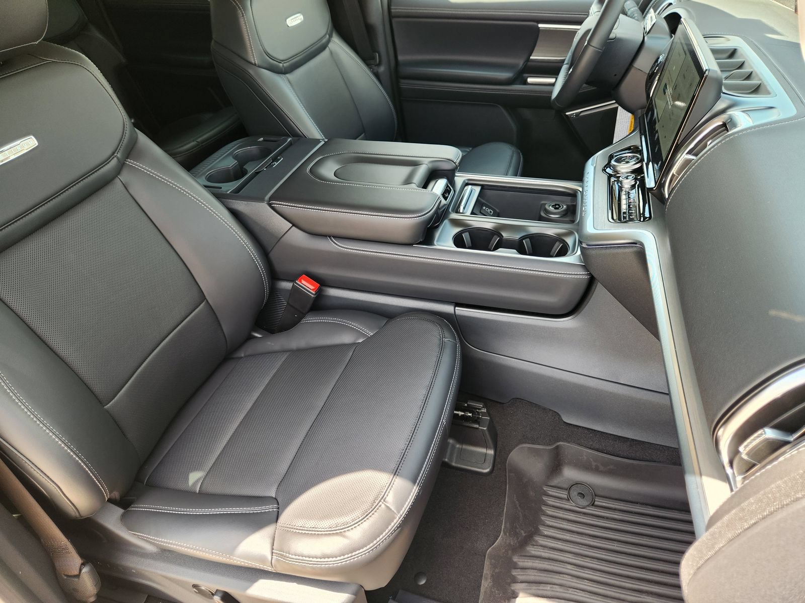 New 2026 Ford Expedition Max Platinum w/ Driver's Package AWD/4WD image 15
