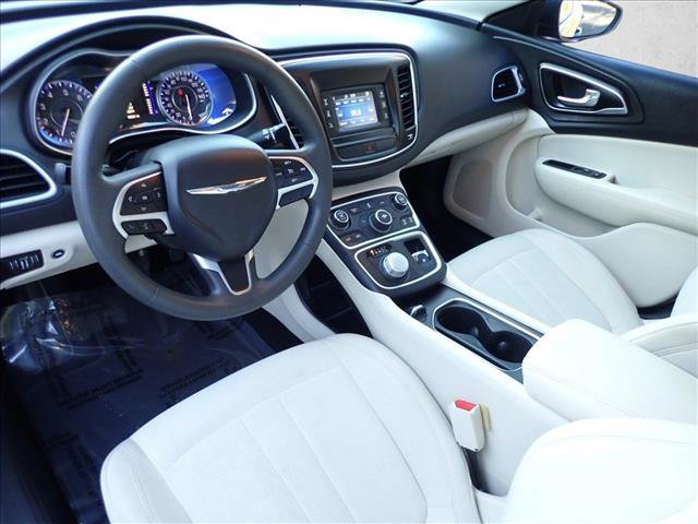 Used 2016 Chrysler 200 Limited FWD image 9
