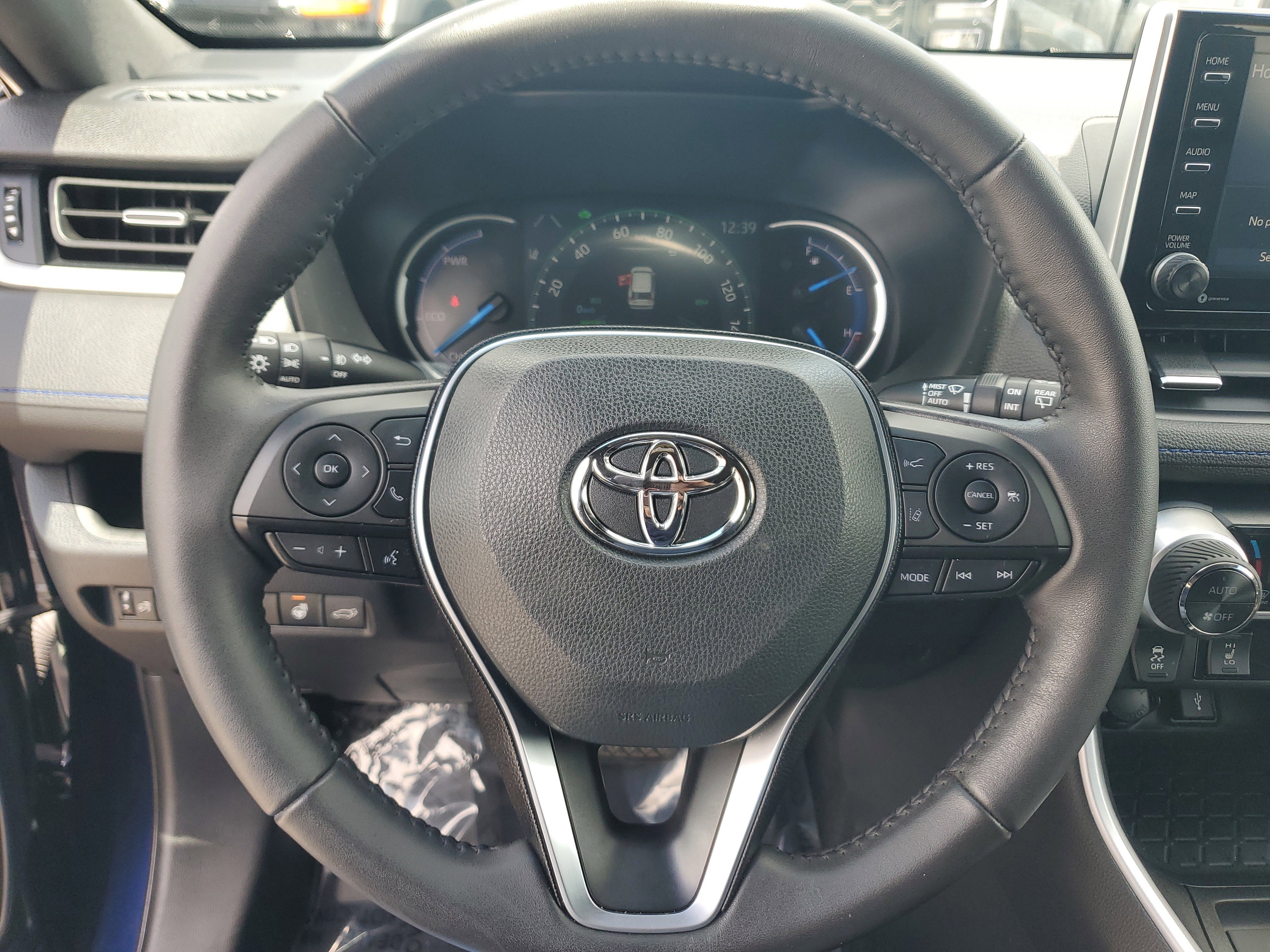 Used 2020 Toyota RAV4 XSE w/ XSE Grade Weather Package AWD/4WD image 21