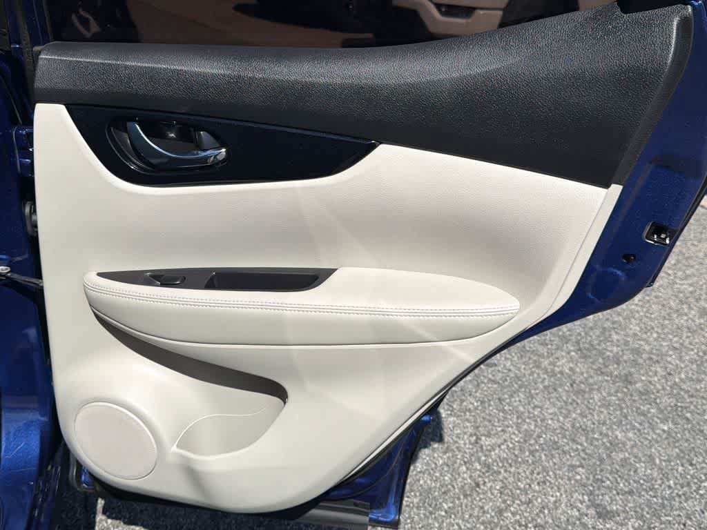 Used 2019 Nissan Rogue Sport SV AWD/4WD image 15