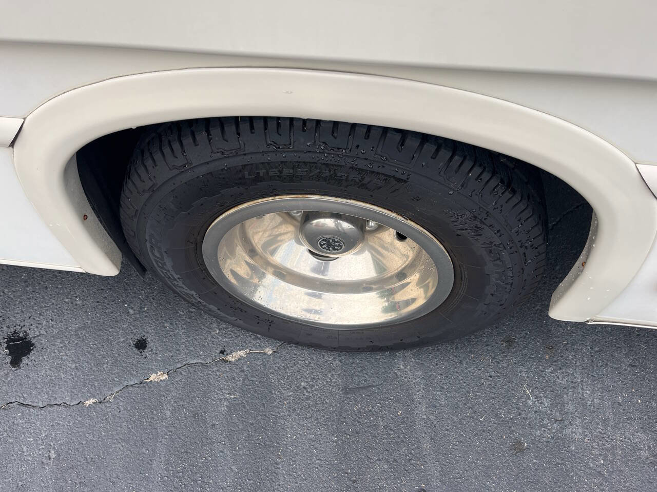 Used 2018 Ford E-450 and Econoline 450 Super Duty w/ Motorhome Prep Package image 7