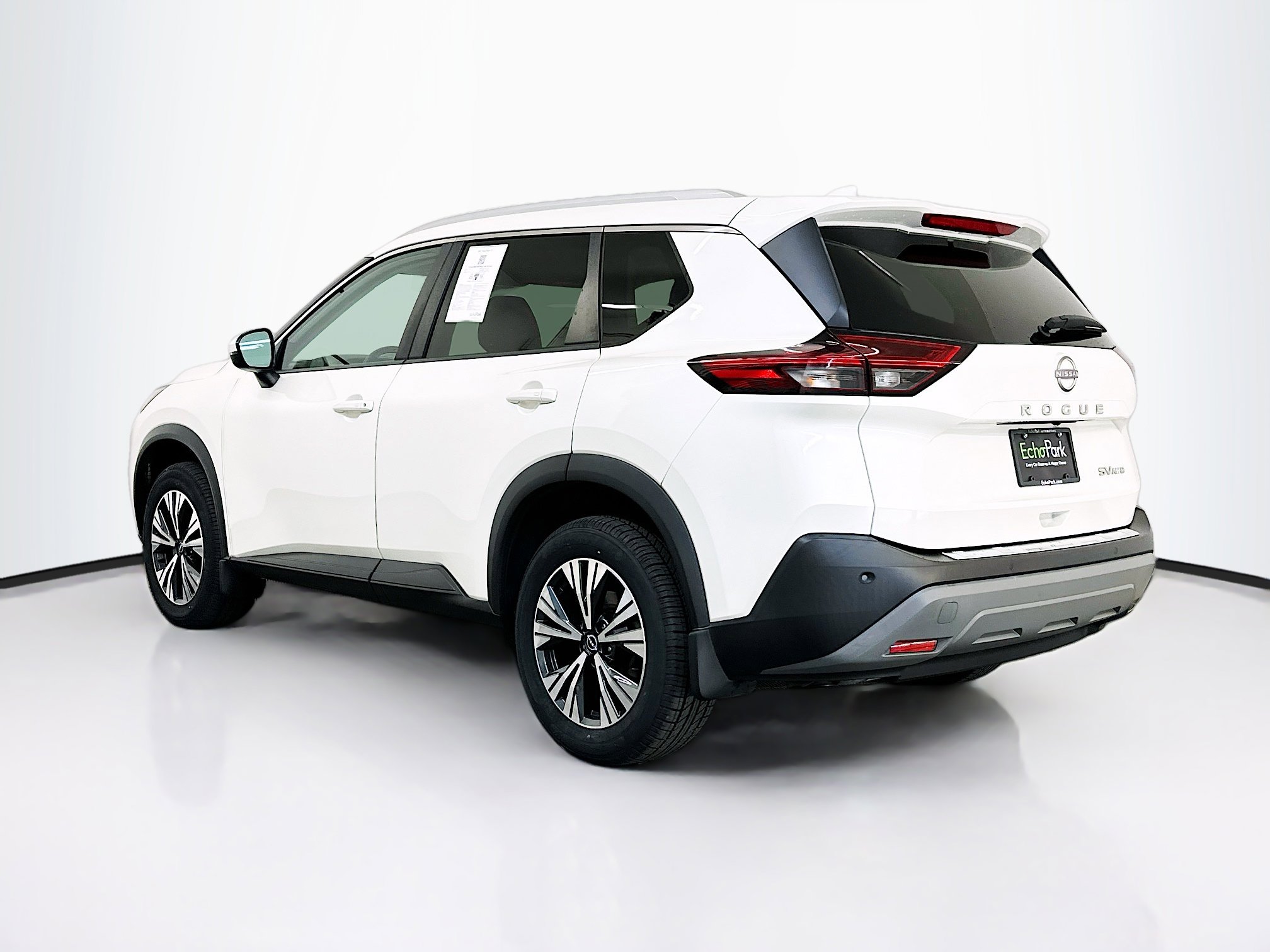 Used 2022 Nissan Rogue SV w/ SV Premium Package image 5