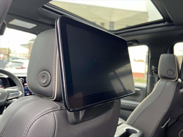 Used 2025 Chevrolet Suburban Premier image 14