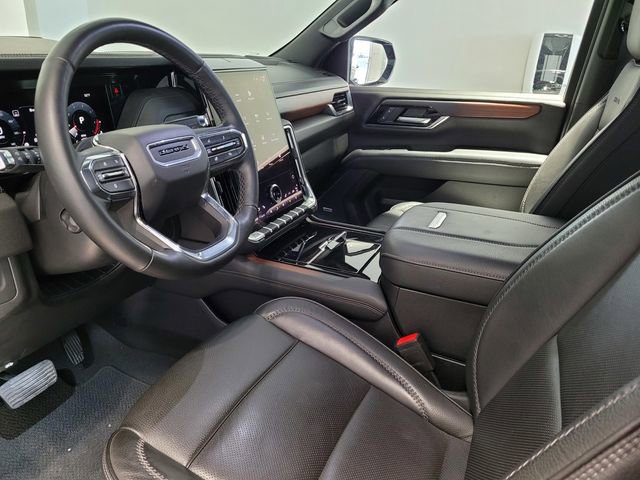 Used 2025 GMC Yukon XL Denali image 11