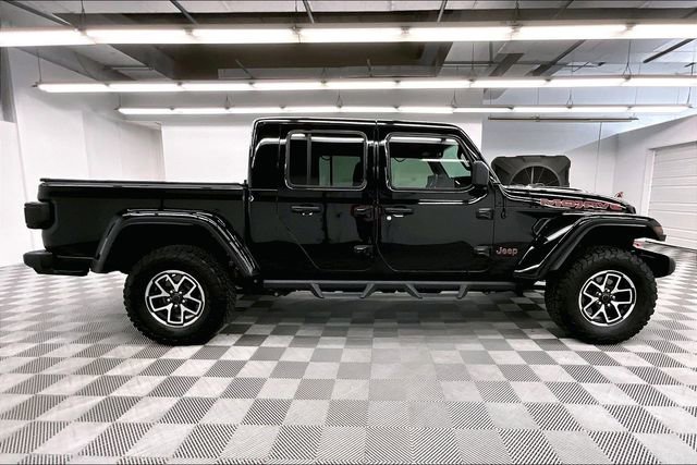 Used 2023 Jeep Gladiator Mojave w/ Trailer Tow Package AWD/4WD image 16