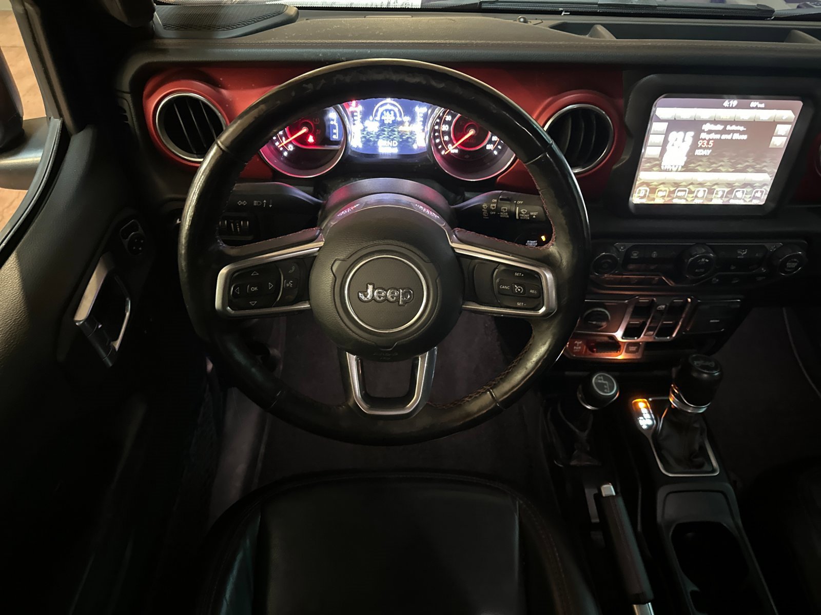 Used 2018 Jeep Wrangler Unlimited Rubicon image 13