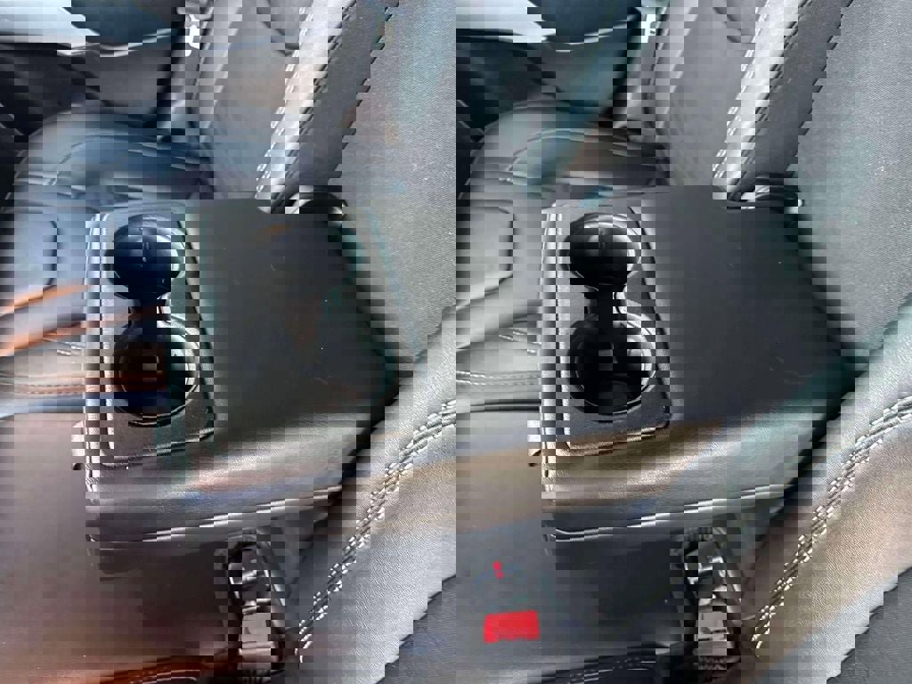 Used 2022 Jeep Cherokee Latitude w/ Trailer Tow Group image 11