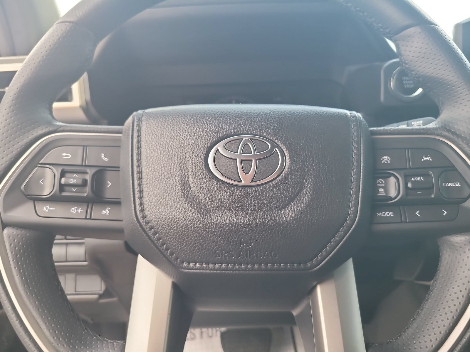 Used 2025 Toyota 4Runner SR5 AWD/4WD image 13