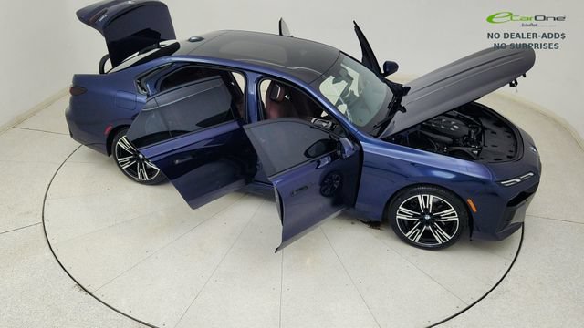 Used 2023 BMW 760i xDrive AWD/4WD image 84