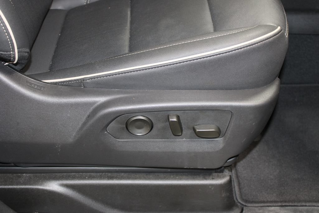 Used 2025 Chevrolet Tahoe Premier RWD image 26