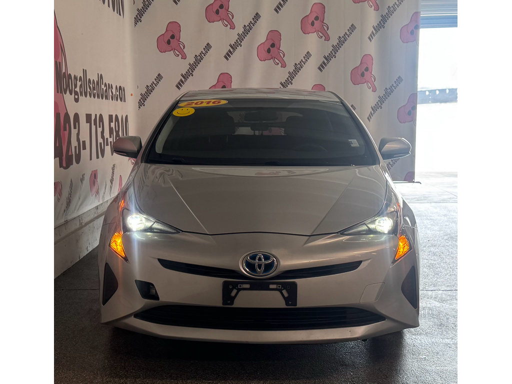 Used 2016 Toyota Prius Two w/ Preferred Accessory Package FWD image 5