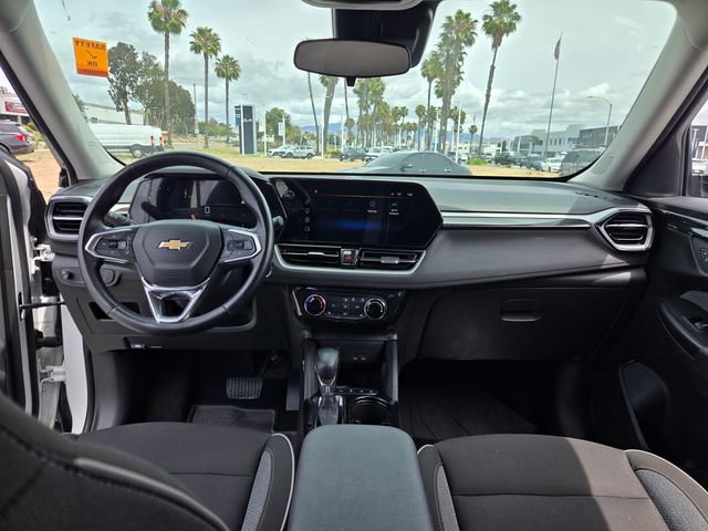 Used 2024 Chevrolet TrailBlazer LT w/ LT Cold Weather Package FWD image 14