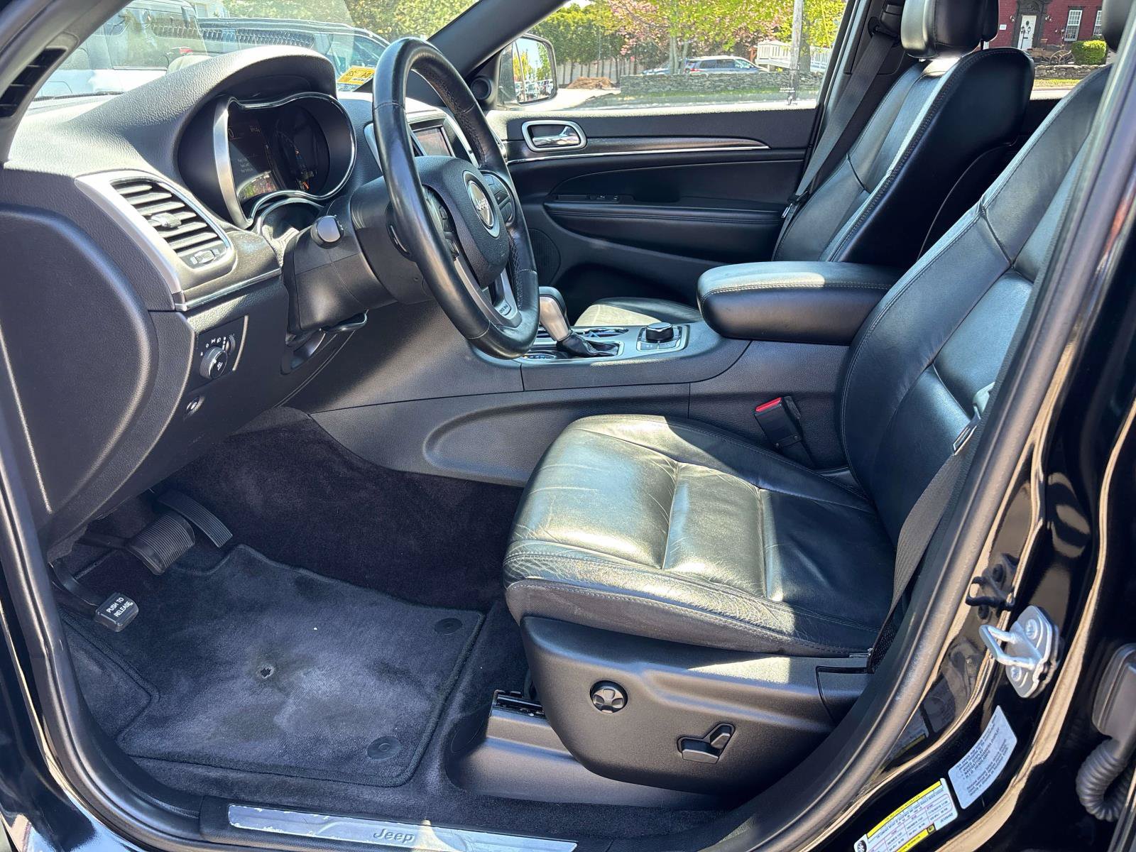 Certified 2018 Jeep Grand Cherokee Limited AWD/4WD image 11