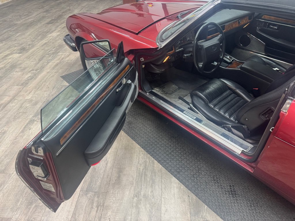 Used 1992 Jaguar XJS V12 Convertible RWD image 13