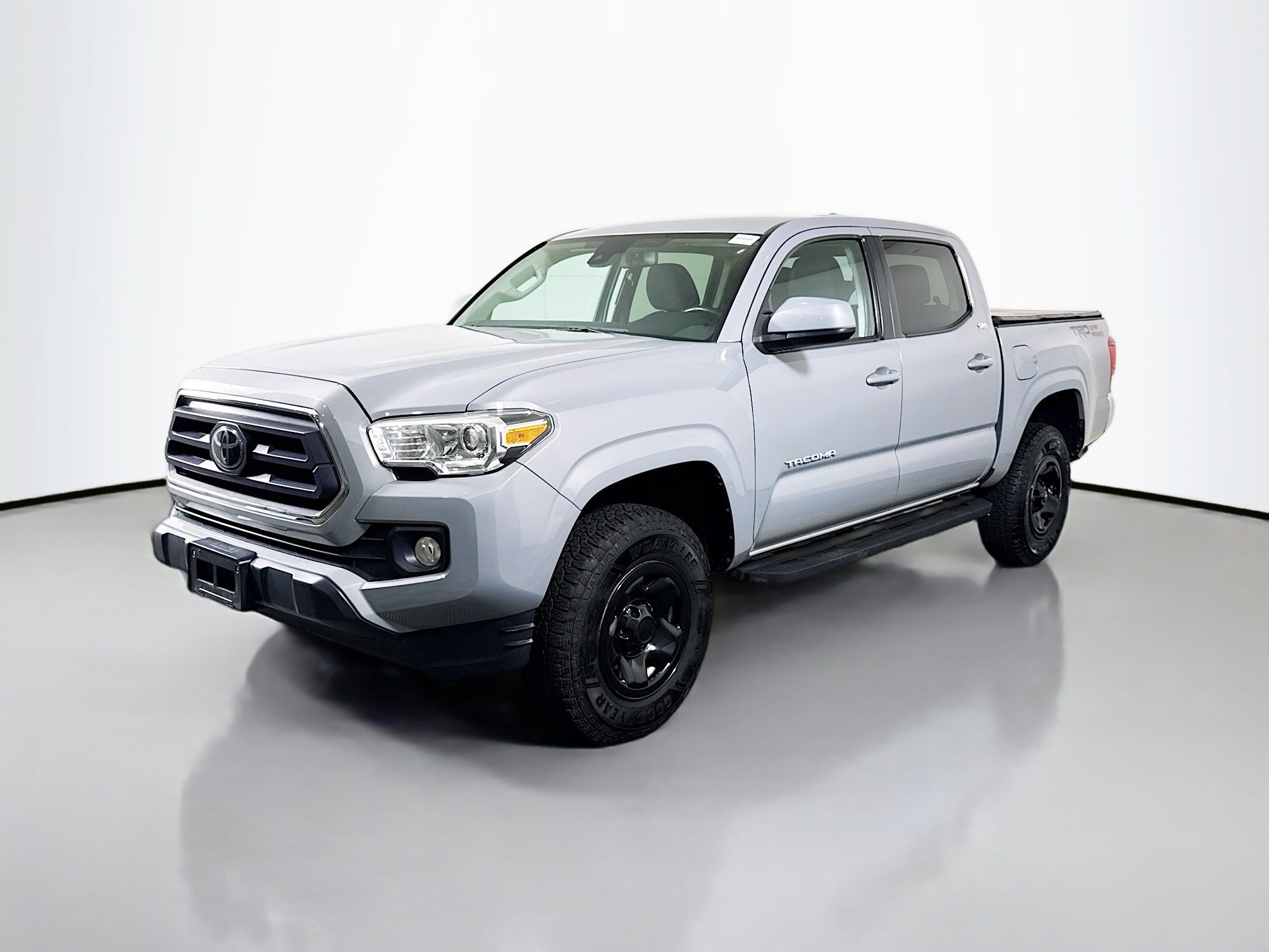 Used 2020 Toyota Tacoma SR5 RWD image 4