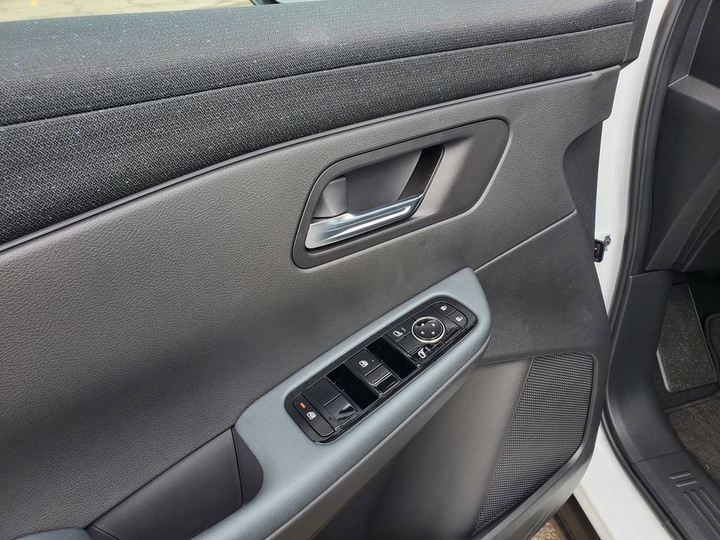 New 2026 Nissan Leaf SV+ image 15