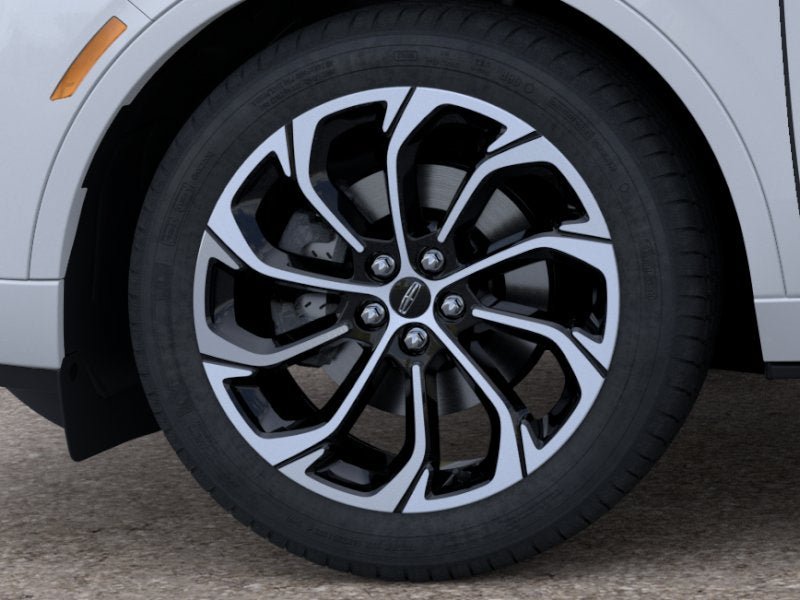 New 2026 Lincoln Nautilus Reserve AWD/4WD image 18