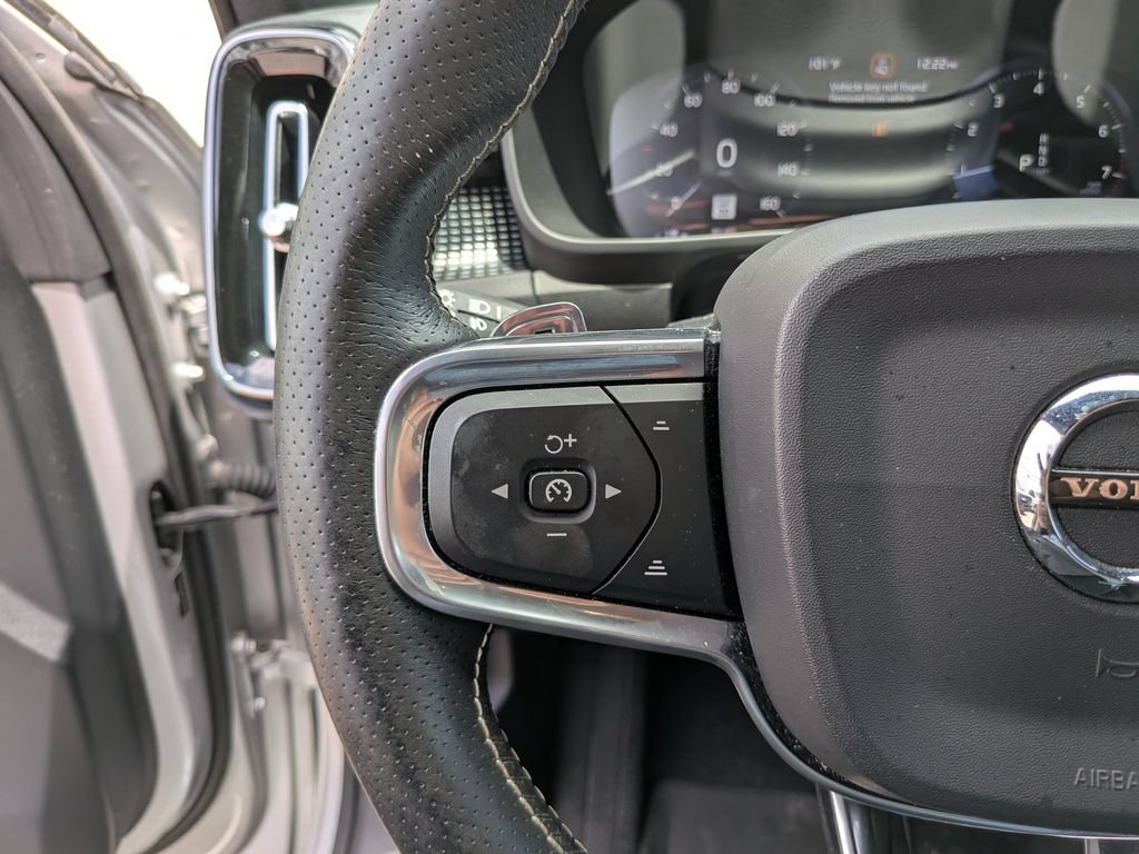 Used 2019 Volvo XC40 T5 R-Design AWD/4WD image 24