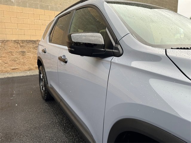 Used 2025 Honda Pilot TrailSport image 30