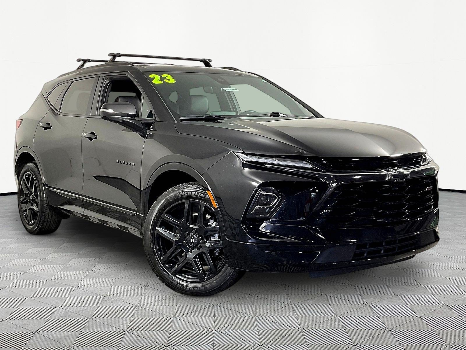 Used 2023 Chevrolet Blazer RS w/ Driver Confidence II Package FWD image 3