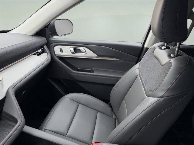 New 2026 Ford Explorer Active w/ Active Comfort Package AWD/4WD image 16