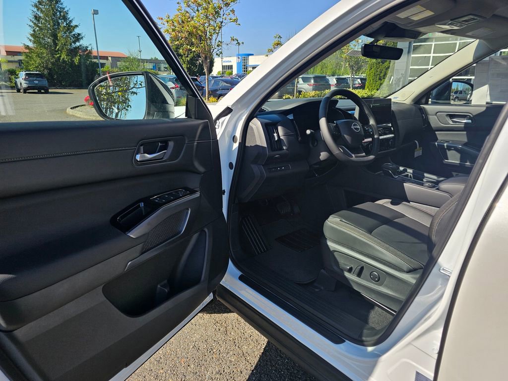 New 2026 Nissan Pathfinder SL AWD/4WD image 15