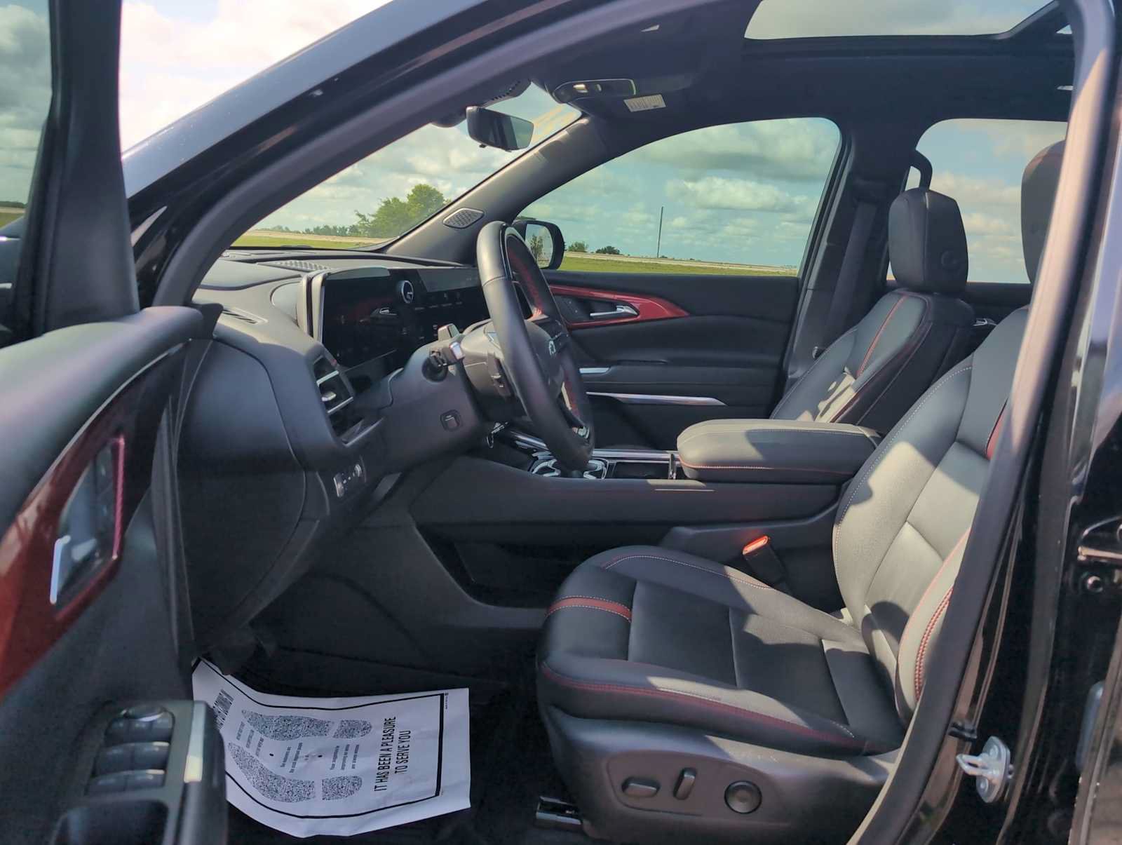 Used 2024 Chevrolet Traverse RS AWD/4WD image 19