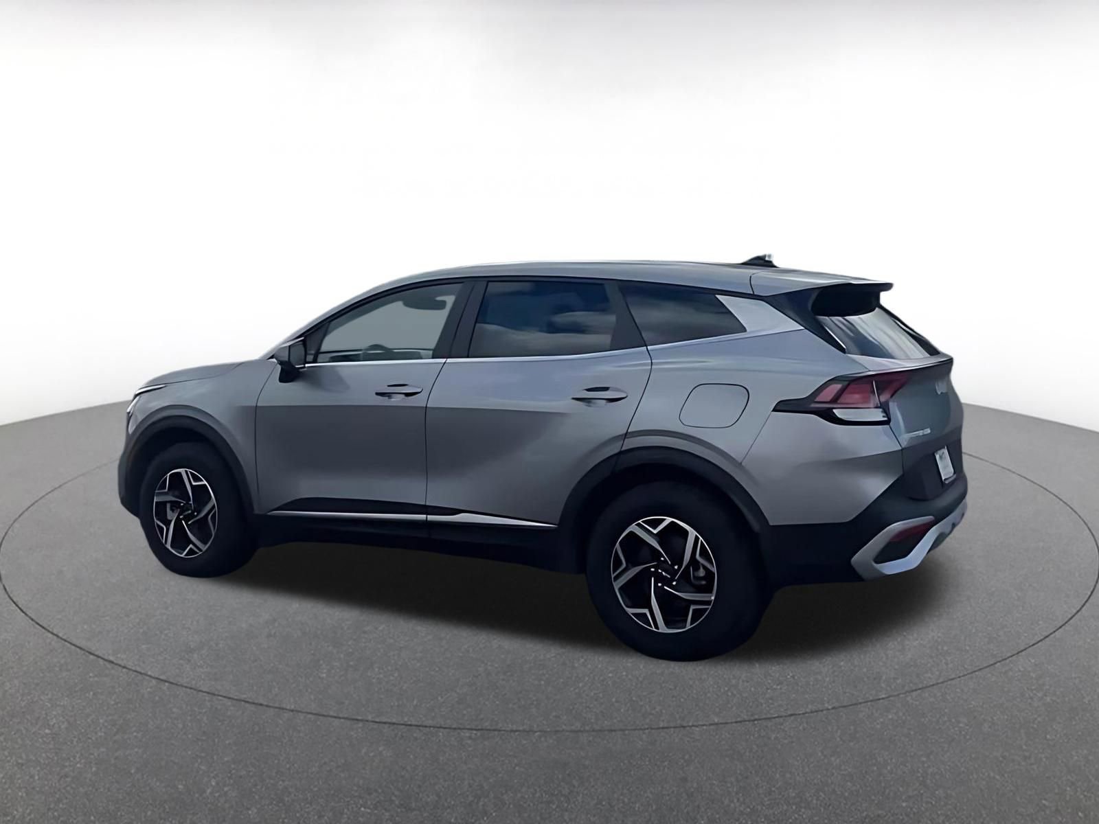 Used 2025 Kia Sportage LX image 4