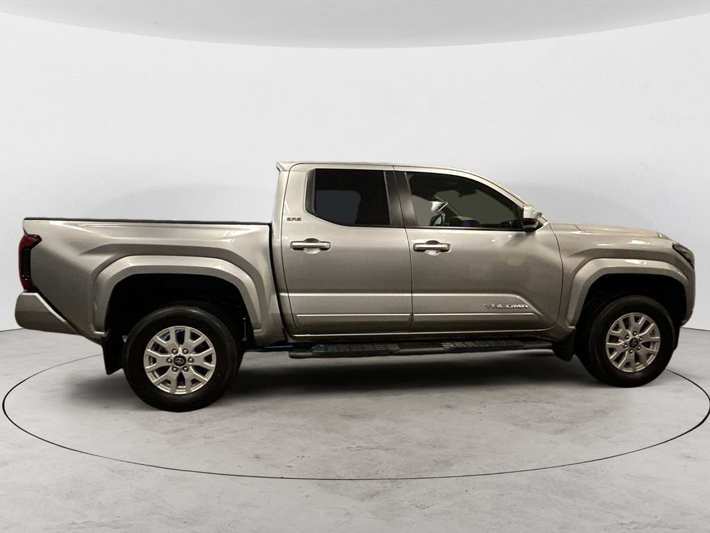 Used 2024 Toyota Tacoma SR5 AWD/4WD image 6
