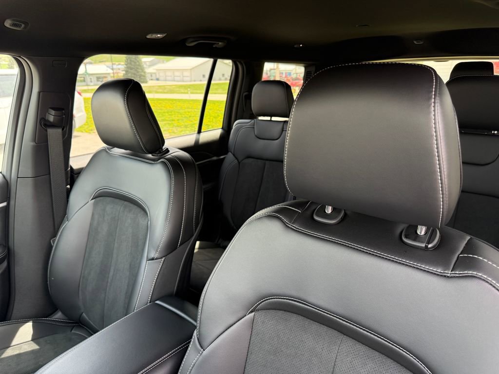 New 2026 Jeep Grand Cherokee L 4WD image 18