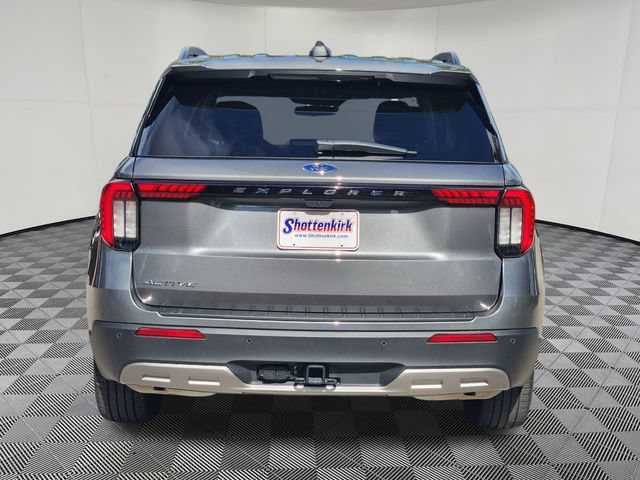 Used 2025 Ford Explorer Active w/ Active Comfort Package RWD image 7