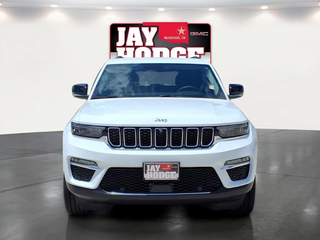 Used 2023 Jeep Grand Cherokee Limited w/ Luxury Tech Group II AWD/4WD image 2