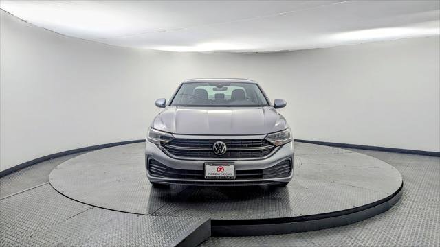 Used 2024 Volkswagen Jetta SE FWD image 11