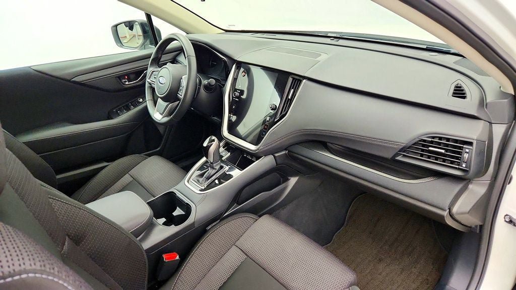 Used 2025 Subaru Outback Premium AWD/4WD image 25