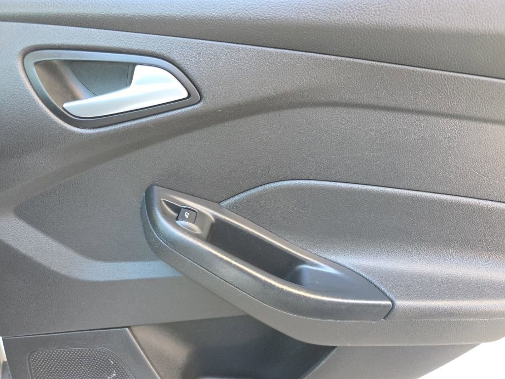 Used 2017 Ford Focus SE FWD image 23