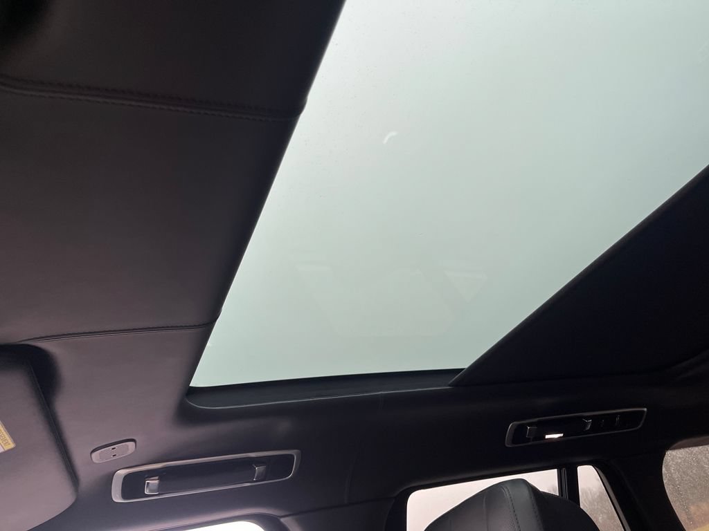 New 2026 Land Rover Range Rover Autobiography AWD/4WD image 17