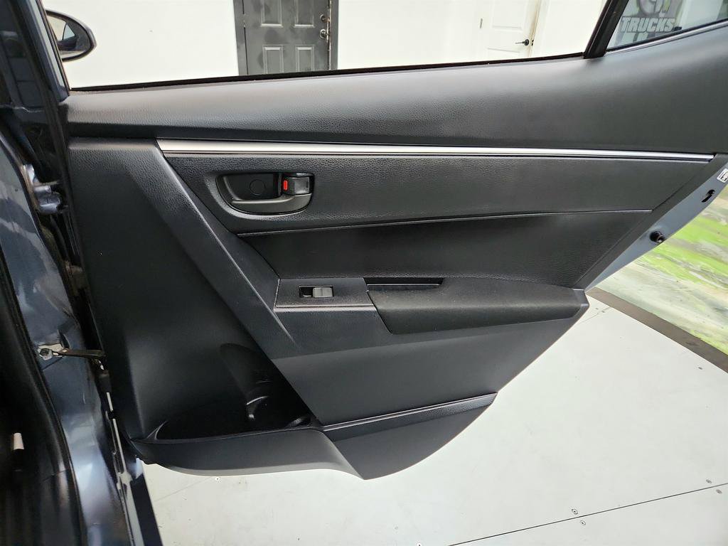 Used 2014 Toyota Corolla L FWD image 25